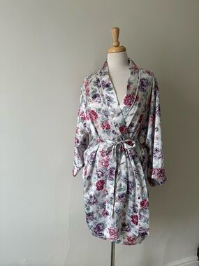 Silk & Satin Vintage Floral Satin Robe Size M - Perfect Condition